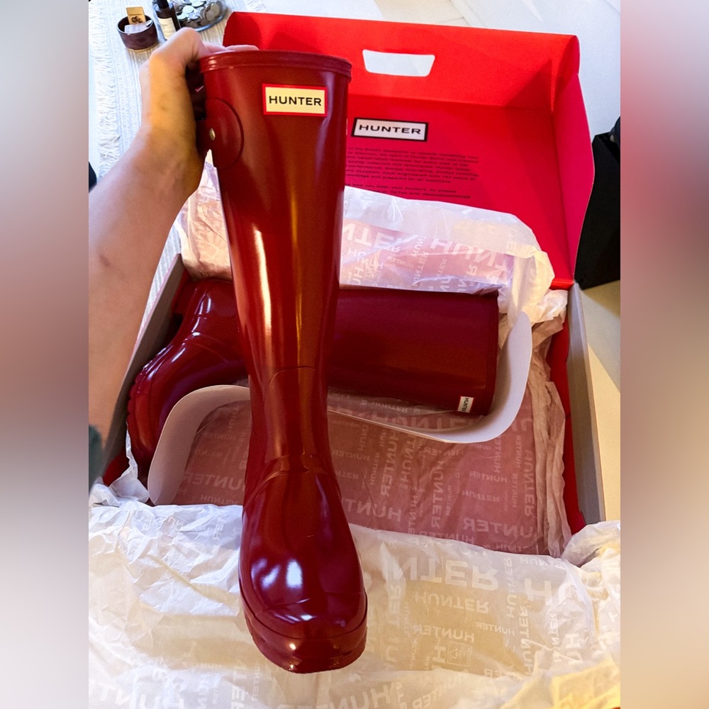Hunter Military Red Gloss Boots - Brand New/Never Worn